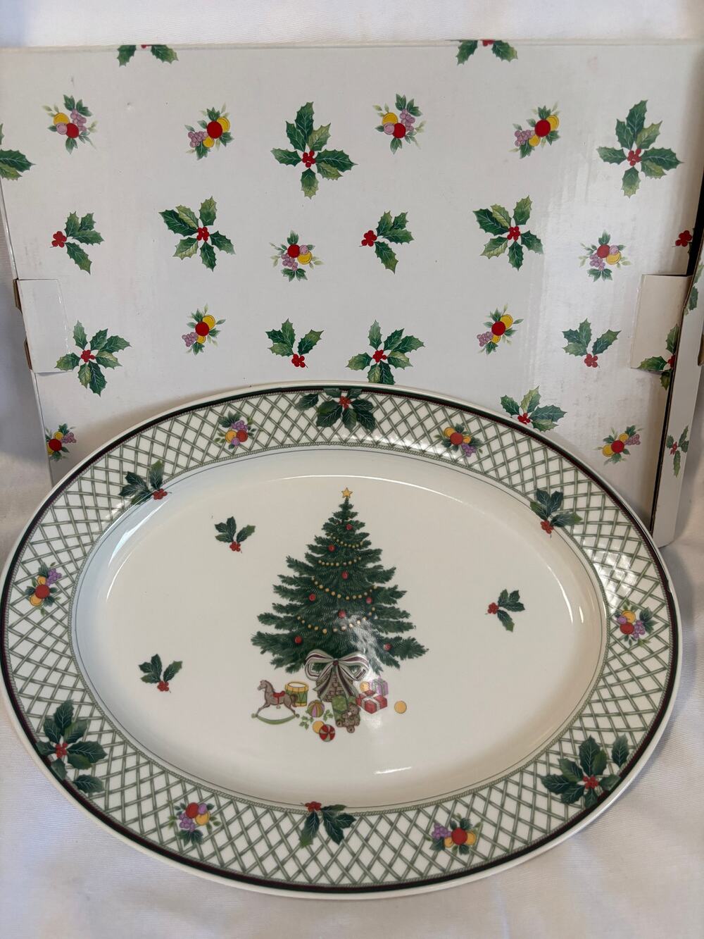 Mikasa Heritage Christmas Story Oval Platter new